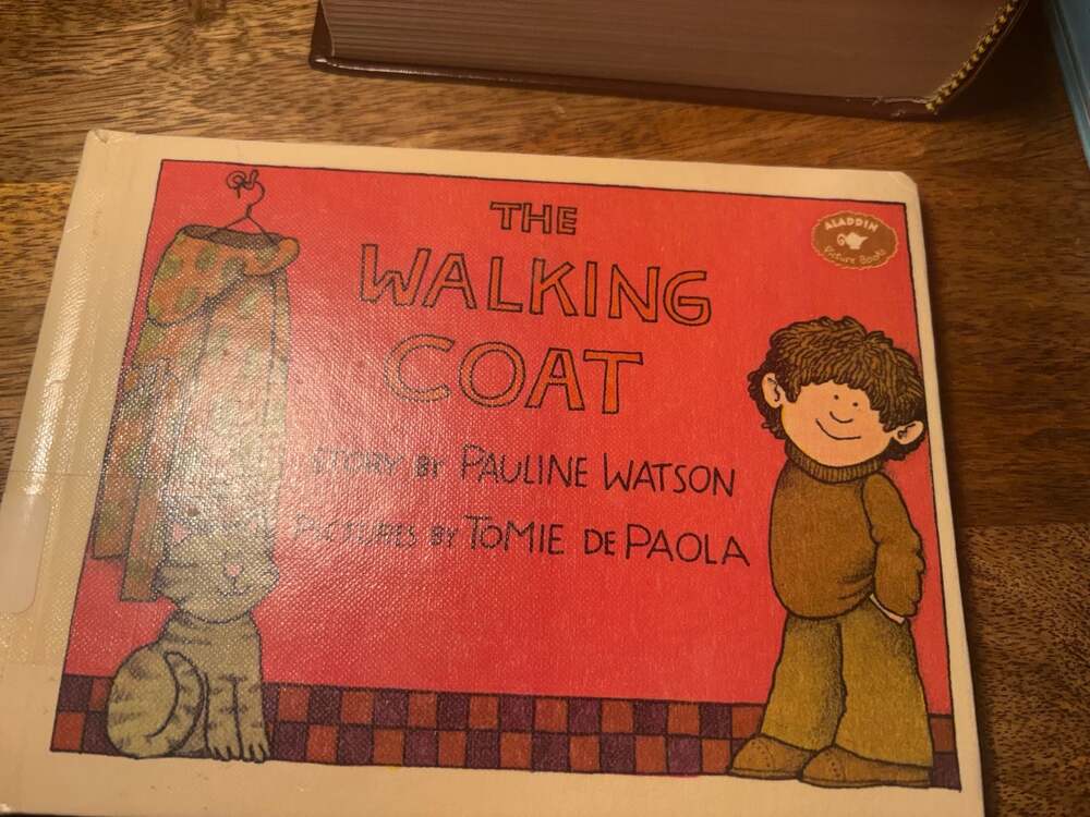 Vintage Rare 1980 1st ED/Printing Hardcover the Walking Coat by Pauline Watson A